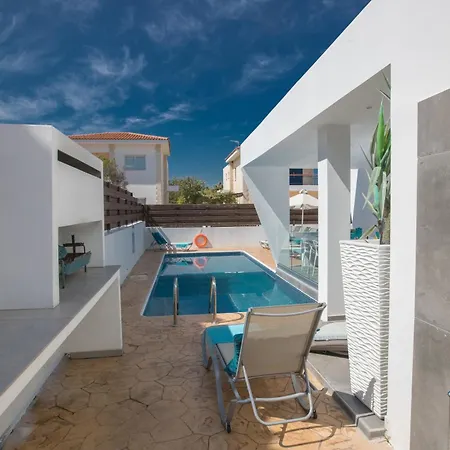 Villa Marimar Luxury Protaras
